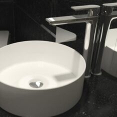 Rose matt fehér pultra építhető porcelán mosdó