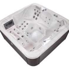 Saturn medence beüzemeléssel